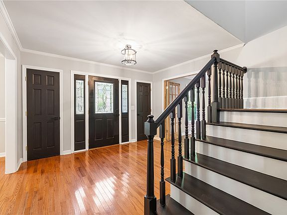 5th image of 106 Wilderness Dr