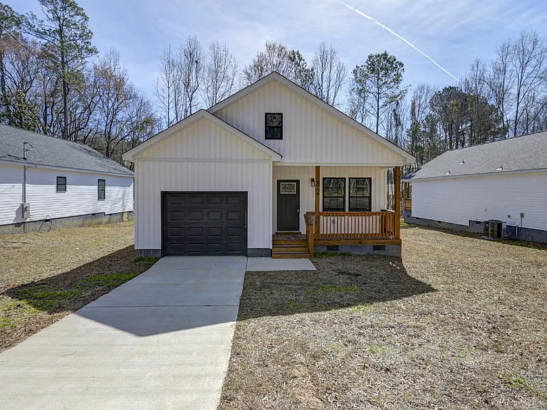 32 Roberson St — Photo 4