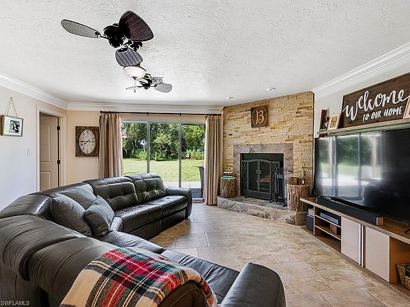 3rd image of 4090 Woodbrier Dr