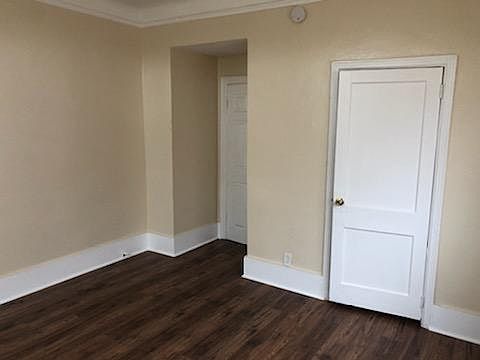 3rd image of 2512 Tulane Ave
