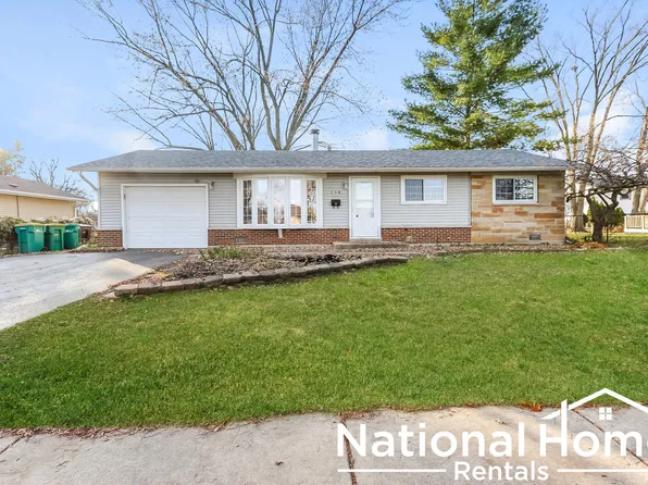138 Shadywood Ln, Elk Grove Village, IL 60007