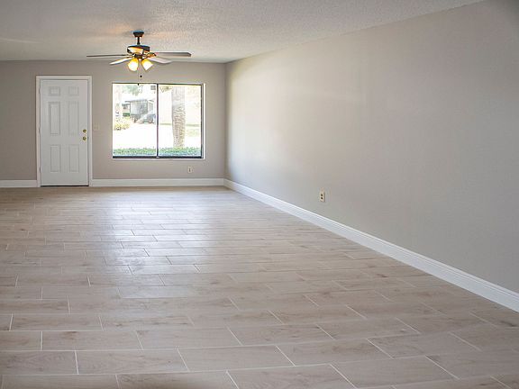 3rd image of 725 Northlake Blvd APT 11