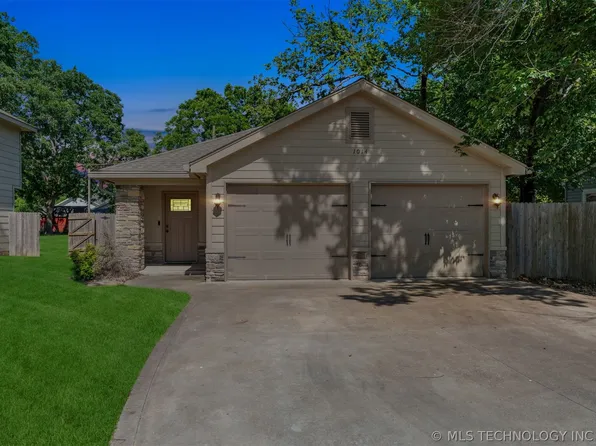 1014 N Dorothy Ave, Claremore, OK 74017
