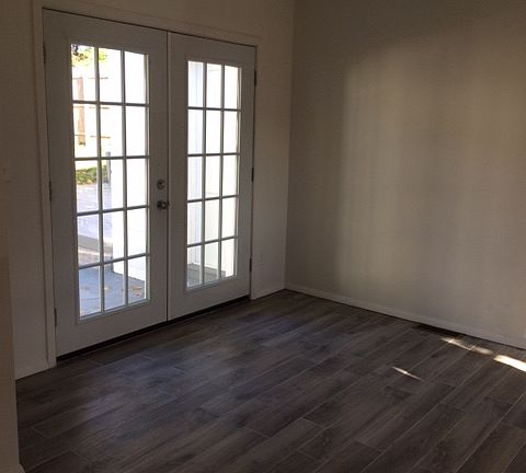3rd image of 50 Rosemont St