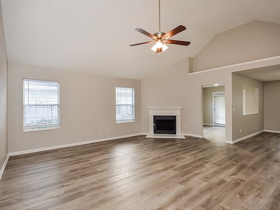 3rd image of 4897 Truitt Ln