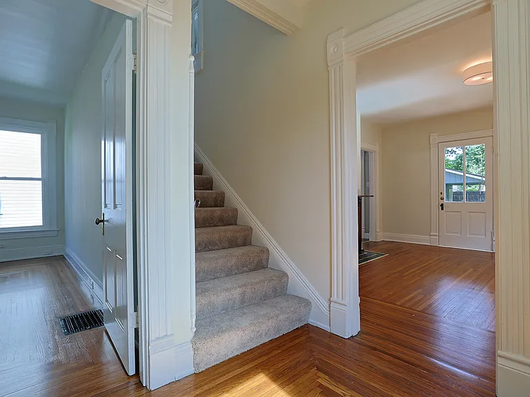 6118 Prentice St — Photo 16