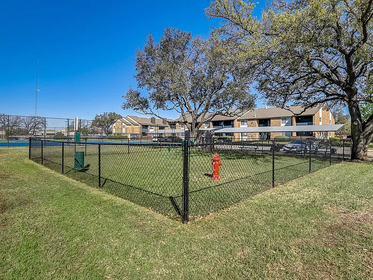 Park Place- Hurst — Photo 33