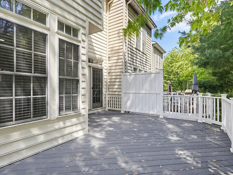10635 Hillingdon Rd — Photo 33