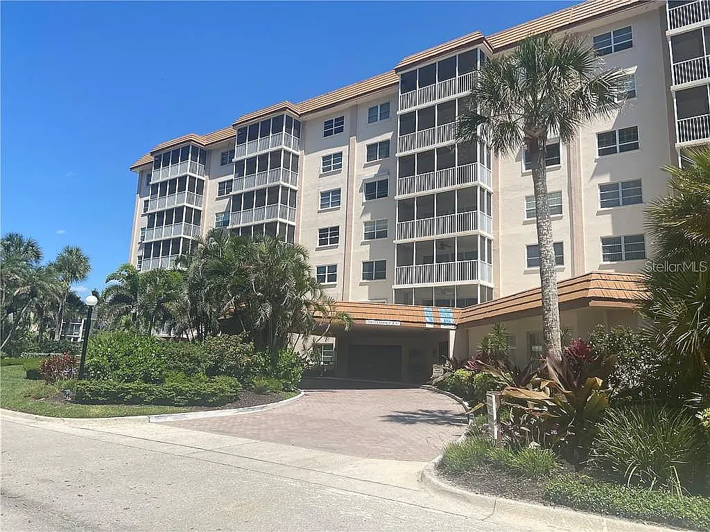 1 bed, 1.5 bath, 900 sqft, $3,900 — Photo 2