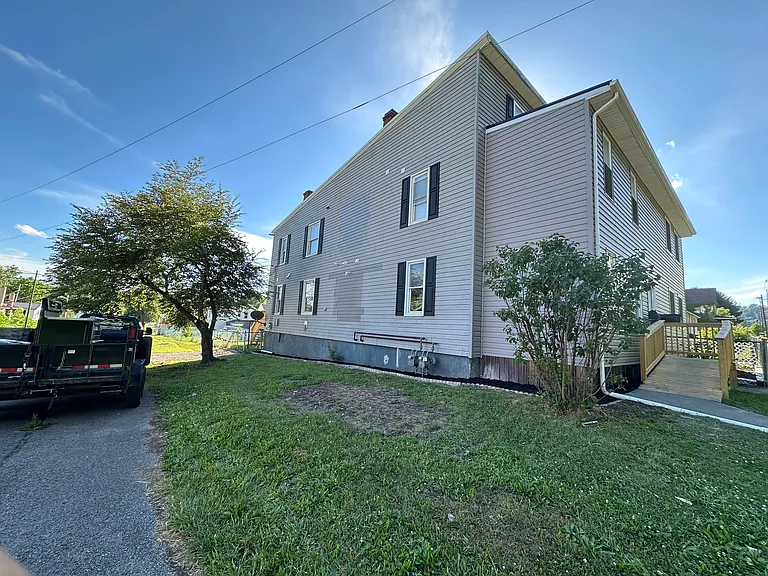 249 E Offutt St — Photo 13