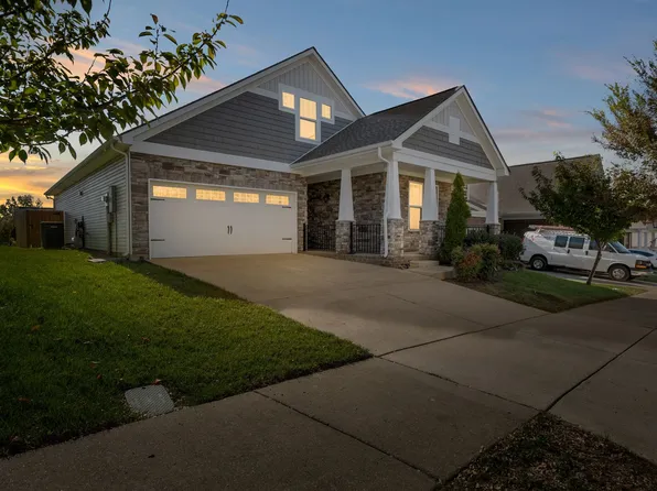 1988 Stonewater Dr, Hermitage, TN 37076