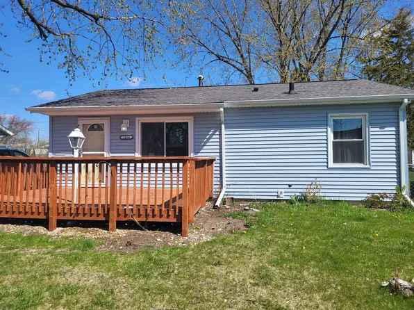 1638 Oakwood Dr, Waterloo, IA 50703