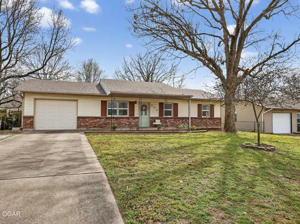 305 Barton Pl, Neosho, MO 64850