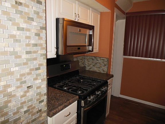 3rd image of 1914 N Court St