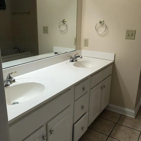 112 Jersey Ct — Photo 13