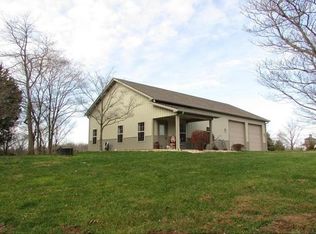 9042 Ridge Acres Dr, Trafalgar, IN 46181