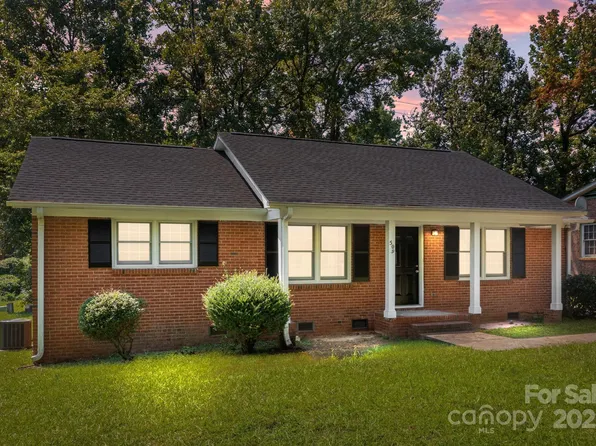 509 Scottsbrook Dr, Charlotte, NC 28213