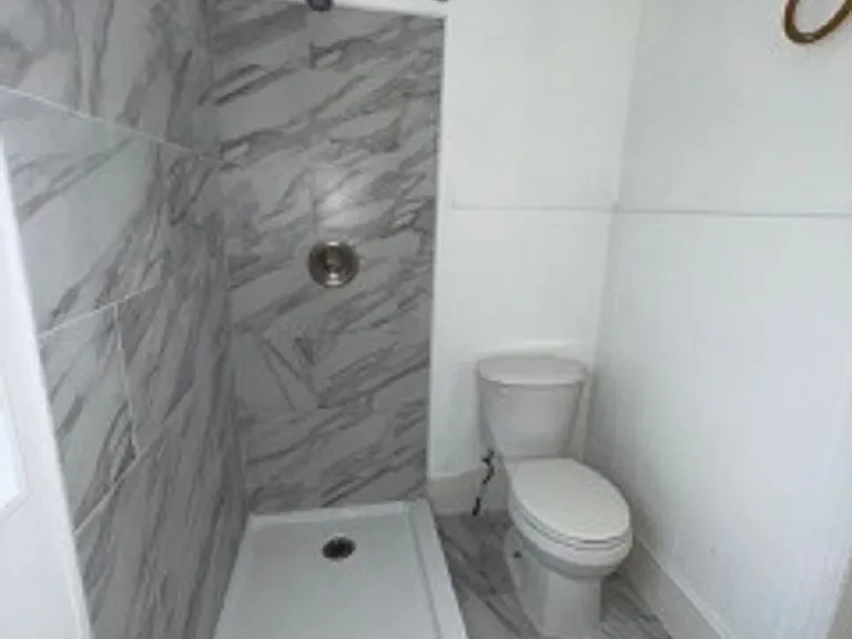 321 E Price St — Photo 9