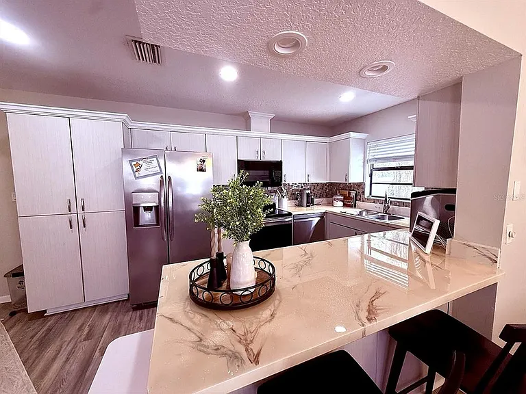 7218 N Highland Ave — Photo 4