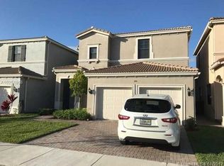 684 NE 191st St, Miami, FL 33179