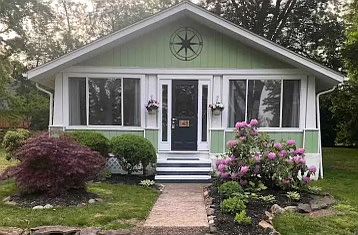 Front door of 148 Grand View Ave.