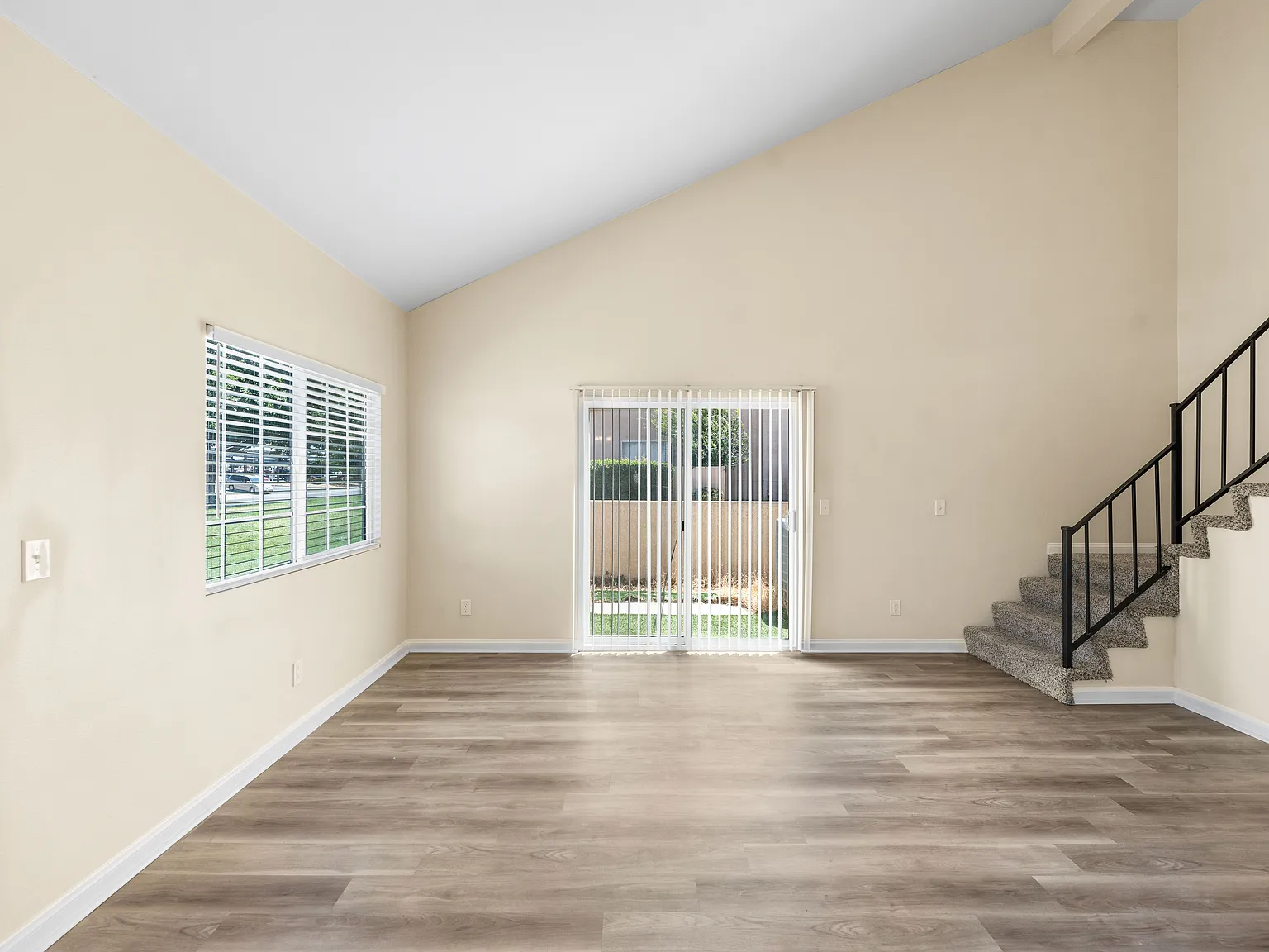 3 bed, 2.5 bath, 1250 sqft, $2,590 — Photo 4