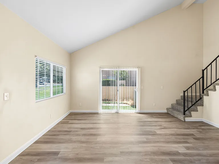 1648 Cactus Dr #D — Photo 4