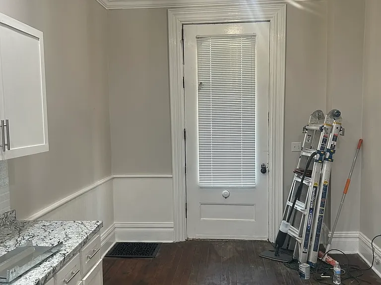 1824 S Main St #1 — Photo 5