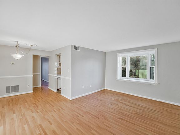 4th image of 704 S Arlington Mill Dr APT 204