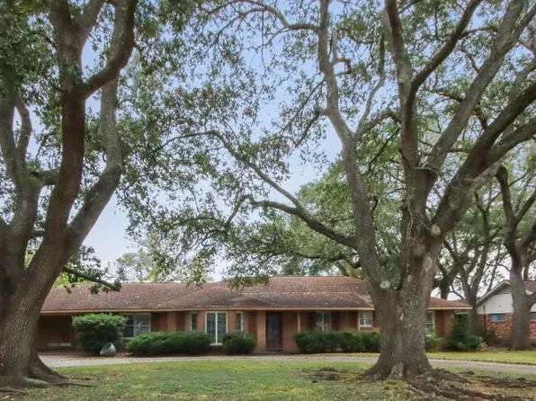 907 Gondola St, Sugar Land, TX 77478