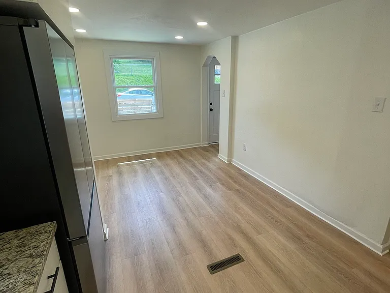 332 Edith St — Photo 7