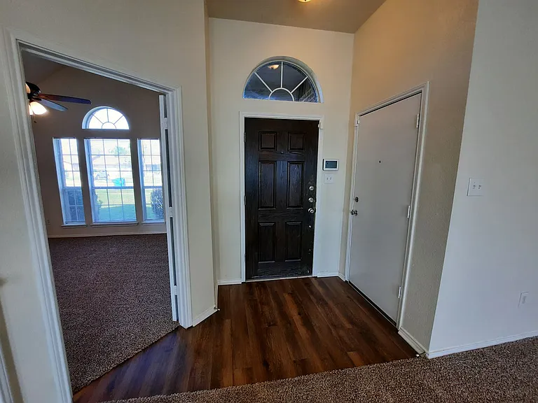 1016 Glenhaven Dr — Photo 4