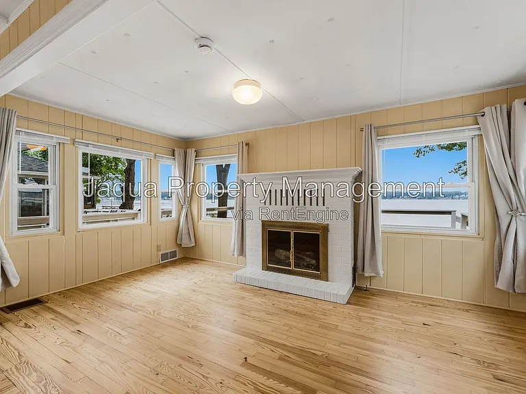 1209 Lakeview Dr — Photo 11
