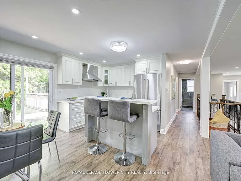 5263 Trafalgar Rd — Photo 13