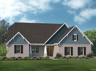 25580 Crystal Crk W, South Lyon, MI 48178