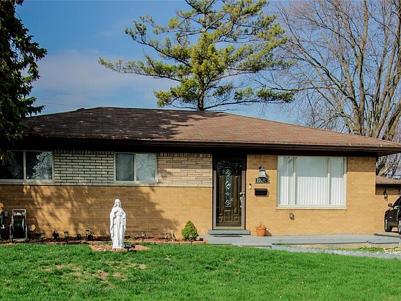 3rd image of 32792 Ridgefield Ave