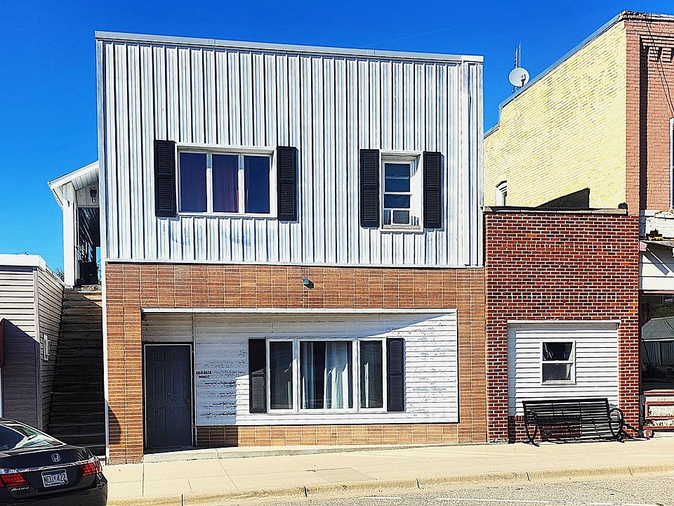 1st image of 46 W Main St