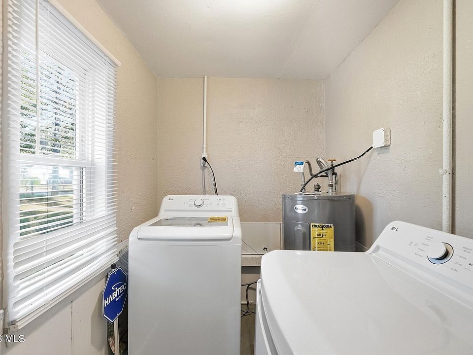 37th image of 1543 Travis Dr