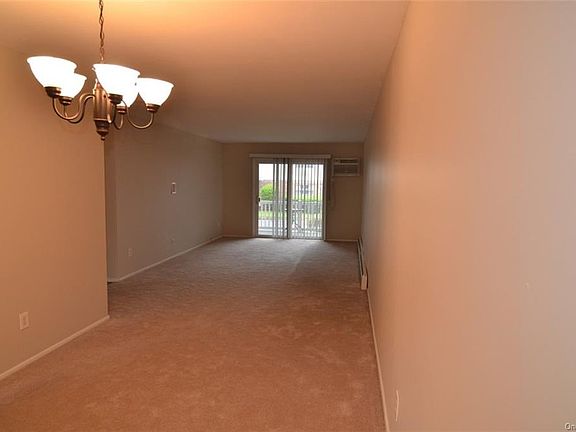 4th image of 116 Parkside Dr #116