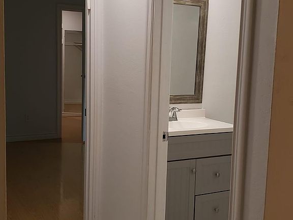 4th image of 18350 Hatteras St APT 224