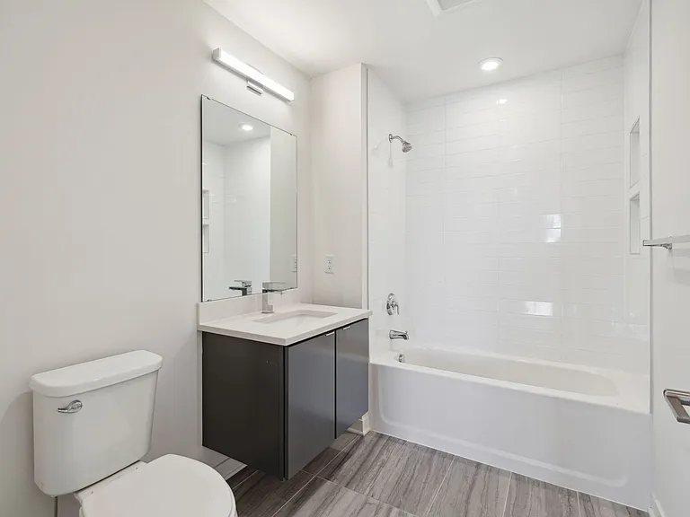 Graduate Pointe — Photo 147