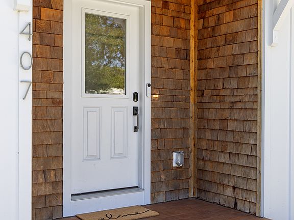 2nd image of 407 Wilson Ave