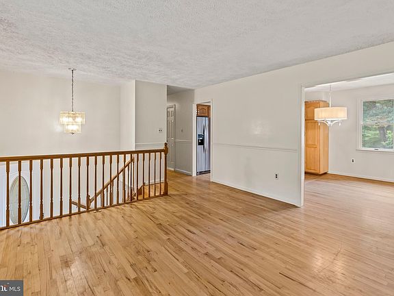 3rd image of 28680 Hancock Dr