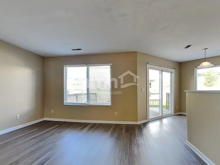 5887 Hayden Dr — Photo 4