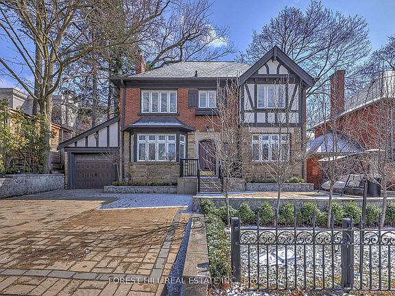 2nd image of 607 Spadina Rd