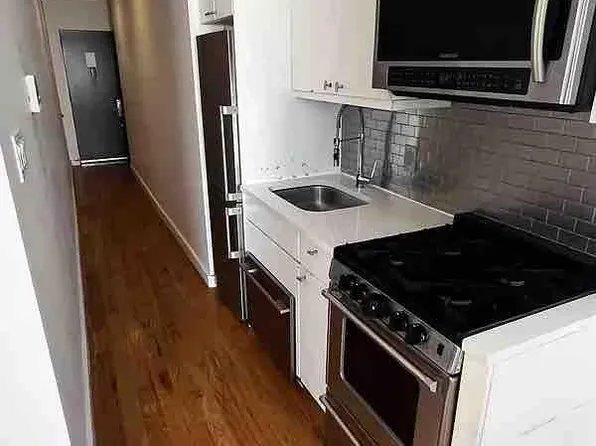 300 10th Street image 1 of 12
