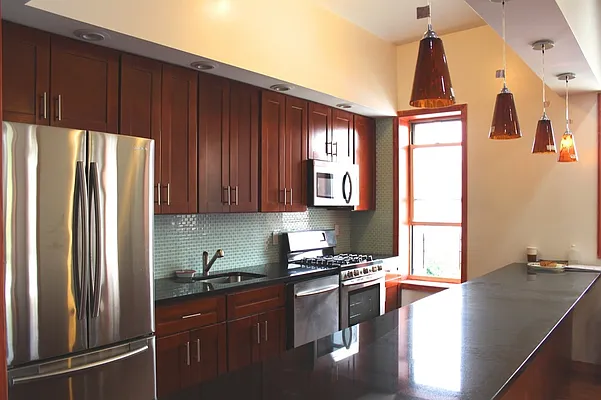 Rented by Rapid Realty Upper West Side LLC | media 17