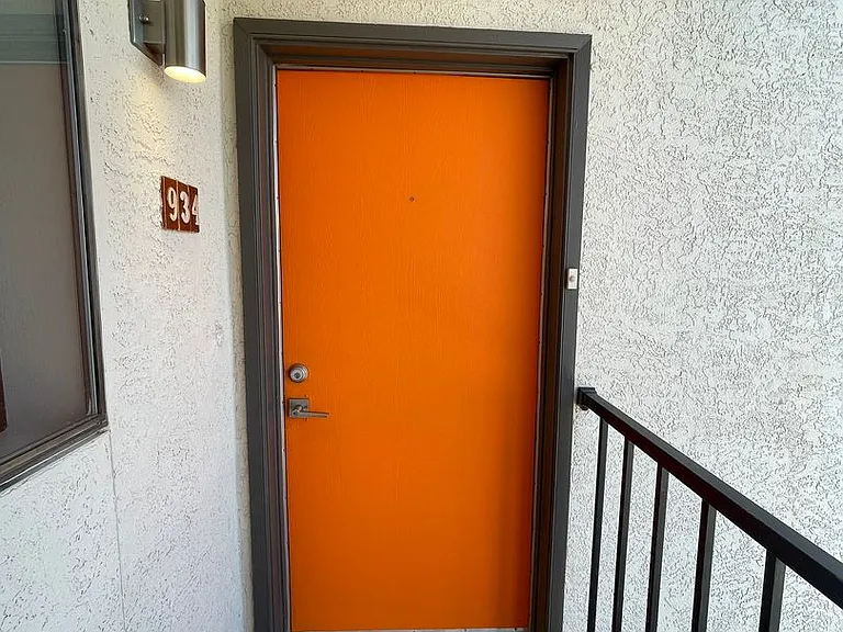 934 N Benton Ave — Photo 3