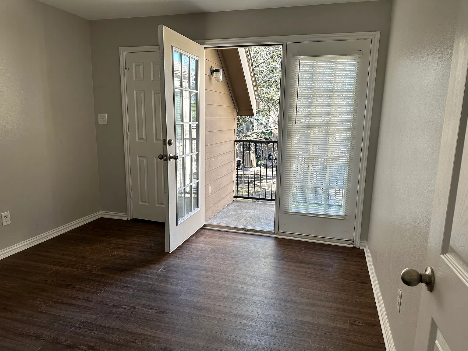 9817 Walnut St — Photo 3