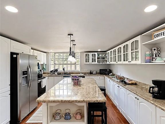 3rd image of 29 Avenida El Roble